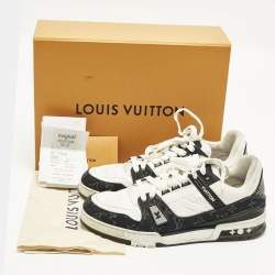 Pre Owned حذاء رياضي لوي فيتون LV مدرب جينز وقماش ونقشة مونوغرام أبيض/أسود مقاس 44.5