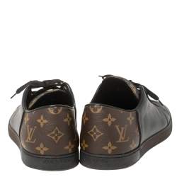 Pre Owned حذاء رياضي لوي فيتون منخفض من أعلى جلد أسود وكانفاس مونوغرامي بني مقاس 42.5