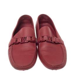 مملوكة مسبقًا Louis Vuitton Red Leather Hockenheim Slip On Loafers Size 43