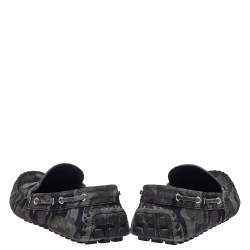 مملوكة مسبقًا حذاء لوفرز لوي فيتون سليب أون سويدي كامو رمادي مقاس 43