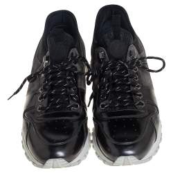 مملوكة مسبقًا حذاء رياضي لوي فيتون رانر سويدي وجلد لامع رمادي/ أسود مقاس 42.5