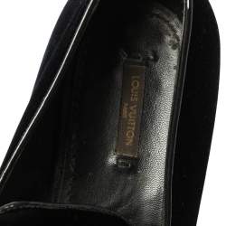 مملوكة مسبقًا Louis Vuitton Deep Blue Velvet Tuxedo Bow Loafers Size 42