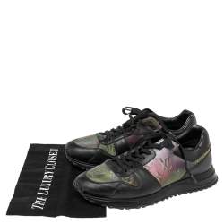 مملوكة مسبقًا Louis Vuitton Black/Iridescent Monogram Textile and Leather Run Away Sneakers Size 40