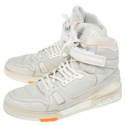 مملوكة مسبقًا Louis Vuitton White/Grey Leather LV Trainer High Top Sneakers Size 45