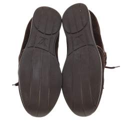 مملوكة مسبقًا حذاء رياضي لوي فيتون منخفض من أعلي سويدي وكانفاس مونوغرامي بني مقاس 43