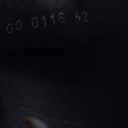 مملوكة مسبقًا Louis Vuitton Black Mesh and Leather Run Away Lace Up Sneakers Size 42