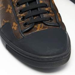 مملوكة مسبقًا حذاء رياضي لوي فيتون سلالوم جلد وكانفاس مونوغرامي بني بعنق منخفض مقاس 42.5