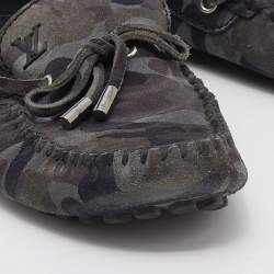 مملوكة مسبقًا حذاء لوفرز لوي فيتون أريزونا سويدي طباعة كاكي رصاصي سليب أون مقاس 41