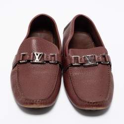 مملوكة مسبقًا Louis Vuitton Burgundy Leather Hockenheim Loafers Size 42.5 