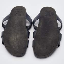 مملوكة مسبقًا Louis Vuitton Navy Blue Epi Leather Flat Sandals Size 44