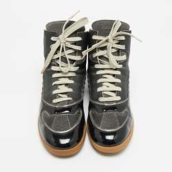 مملوكة مسبقًا حذاء رياضي ميزون مارتن مارجِلا جلد لامع وزمرد أسود عالي القمة مقاس 45