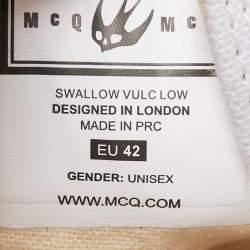 مملوكة مسبقًا McQ by Alexander McQueen White Canvas Low Top Sneakers Size 42