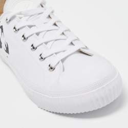 مملوكة مسبقًا McQ by Alexander McQueen White Canvas Low Top Sneakers Size 42