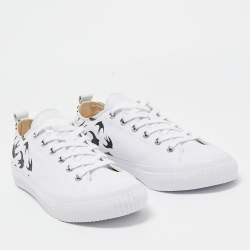 �مملوكة مسبقًا McQ by Alexander McQueen White Canvas Low Top Sneakers Size 42