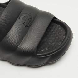 Pre Owned Moncler Black Rubber Lilo Pool Slide Size 42