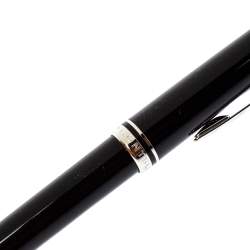 Pre Owned Montblanc Black Resin Platinum Finish Ballpoint Pen 