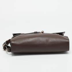 Pre Owned حقيبة بحزام علوي موسكينو مصنوعة من الجلد البني الصغير ومزينة بشعار الماركة