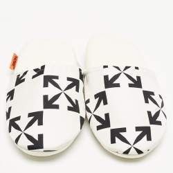 Off-White White/Black Arrow Pattern Fabric Slippers Size L/XL