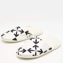 Off-White White/Black Arrow Pattern Fabric Slippers Size L/XL