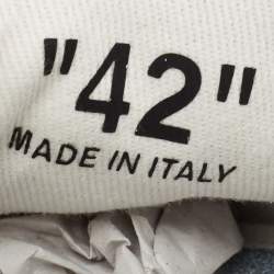 Pre Owned حذاء رياضي أوف وايت سويدي رصاصي برباط مقاس 42