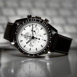 Omega Speedmaster Moonwatch "Snoopy" Apollo XIII 45th Anniversary Limited Series 311.32.42.30.04.003 Manual Winding Men's Wristwatch 42MM