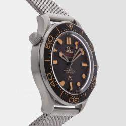 مملوكة مسبقًا Pre-Owned Omega Seamaster Diver 300m 007 Edition 210.90.42.20.01.001