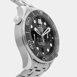 مملوكة مسبقًا ساعة يد رجالية أوميغا سيماستر دايفر 300 متر كرونوجراف 210.30.44.51.01.001 أوتوماتيكية سوداء ستانلس ستيل مستعملة 44 ملم