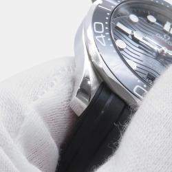 Pre Owned Omega Seamaster Diver 300M 210.30.42.20.01.001 Black Dial Stainless Steel Automatic Men's Wristwatch 42mm