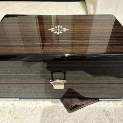 Pre Owned Patek Philippe Diamonds Nautilus Women's Wristwatch 32 mm