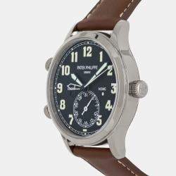 مملوكة مسبقًا باتيك فيليب تعقيدات كالاترافا بايلوت السفر 5524G-001 أزرق أوتوماتيك 18 قيراط ذهب أبيض ساعة يد رجالية 42 ملم