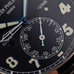 مملوكة مسبقًا باتيك فيليب تعقيدات كالاترافا بايلوت السفر 5524G-001 أزرق أوتوماتيك 18 قيراط ذهب أبيض ساعة يد رجالية 42 ملم