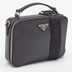 مملوكة مسبقًا حقيبة كتف برادا متوسطة بياقة جلد سفينانو سوداء