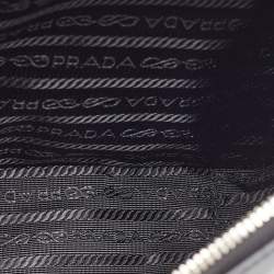 مملوكة مسبقًا حقيبة كتف برادا متوسطة بياقة جلد سفينانو سوداء