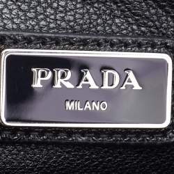 Pre Owned Prada Black Saffiano Lux Leather Zip Slim Pouch