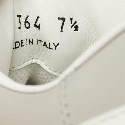 Pre Owned حذاء رياضي برادا داون تاون منخفظ من أعلى جلد أبيض/رمادي مقاس 41.5