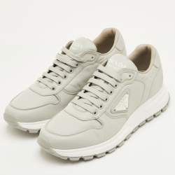 مملوكة مسبقًا Prada Prax 01 Size 41.5 Grey Nylon Low Top Sneakers