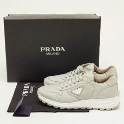 مملوكة مسبقًا Prada Prax 01 Size 41.5 Grey Nylon Low Top Sneakers