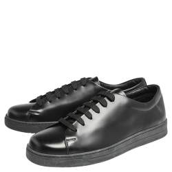 مملوكة مسبقًا حذاء رياضي برادا جلد أسود عنق منخفض مقاس 42.5