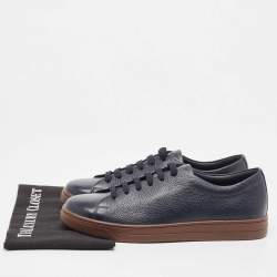 مملوكة مسبقًا Prada Navy Blue Leather Low Top Sneakers Size 42