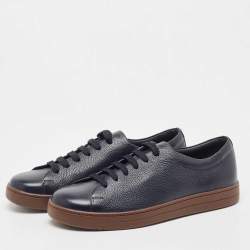 مملوكة مسبقًا Prada Navy Blue Leather Low Top Sneakers Size 42