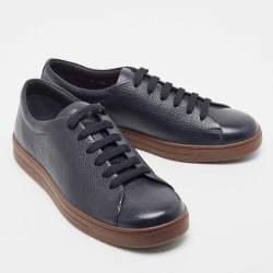 مملوكة مسبقًا Prada Navy Blue Leather Low Top Sneakers Size 42
