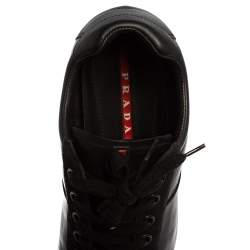 مملوكة مسبقًا Prada Sport Black Leather And Suede Low Top Sneakers Size 40.5