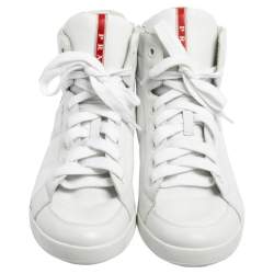 مملوك�ة مسبقًا حذاء رياضي برادا سبورد جلد أبيض عنق مرتفع مقاس 44