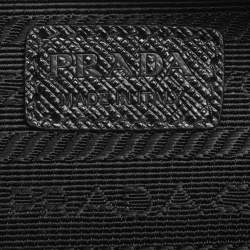 مملوكة مسبقًا Prada Black Leather Travel Mini Strap Pouch 