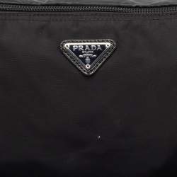 مملوكة مسبقًا Prada Black Nylon Logo Zip Pouch