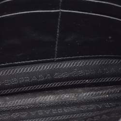 مملوكة مسبقًا حقيبة كلتش معصم برادا جلد سافيانيو أزرق كحلي