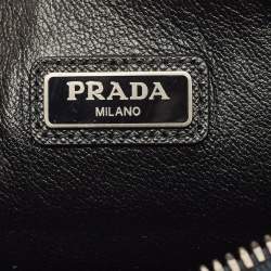 مملوكة مسبقًا Prada Navy Blue Saffiano Leather Flat Zip Pouch
