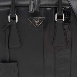 ممل�وكة مسبقًا حقيبة مستندات سفر برادا جلد سافيانو أسود ومضغوط بتنقش التمساح