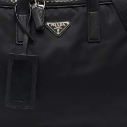 مملوكة مسبقًا حقيبة مستندات برادا نايلون معاد تدويره وجلد سافيانو أسود