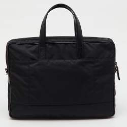 مملوكة مسبقًا حقيبة مستندات برادا نايلون معاد تدويره وجلد سافيانو أسود